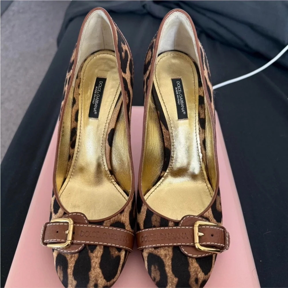 Dolce & Gabbana Leopard Heels with Gold Buckle SIZE 37 or US 7 - Picture 2 of 6